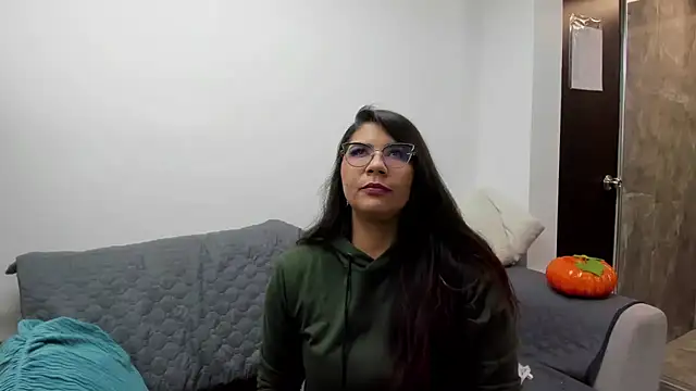 Luna Dumont online show from November 1, 11:15 am