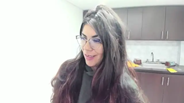 Snapshot of Luna_Dumont chatting on October 14, 11:11 am Luna Dumont online show from October 14, 11:11 am