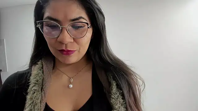 Snapshot of Luna_Dumont chatting on October 2, 6:11 pm Luna Dumont online show from October 2, 6:11 pm