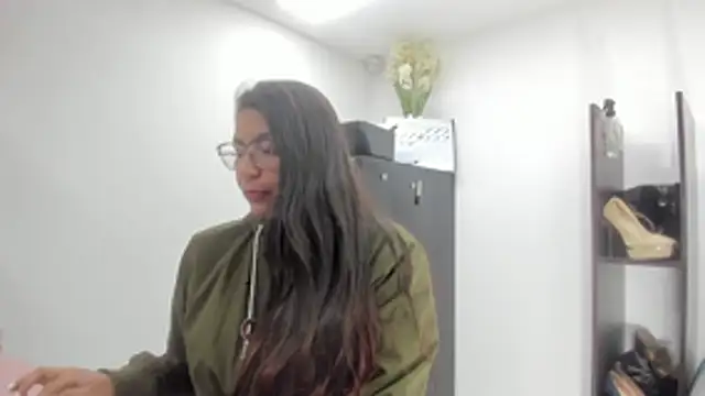 Luna Dumont online show from January 12, 11:17 am