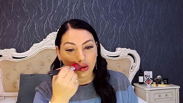 Lauren Saint online show from December 1, 8:15 am