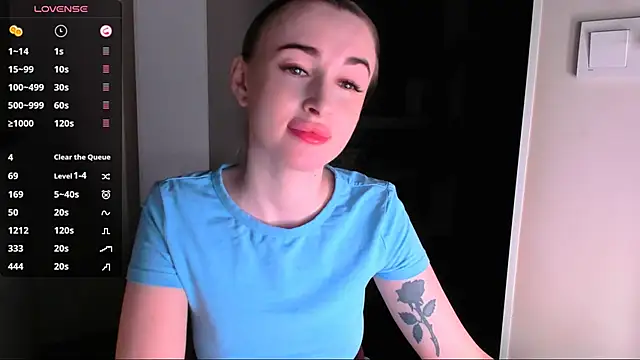 Snapshot of Kimmberr chatting on January 10, 3:29 am Kimmberr online show from January 10, 3:29 am