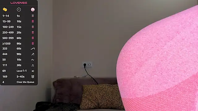 Snapshot of Kimmberr chatting on March 1, 4:12 am Kimmberr online show from March 1, 4:12 am