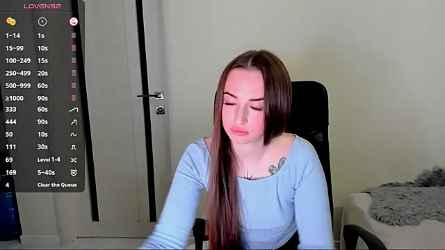 Snapshot of Kimmberr chatting on October 14, 4:35 am Kimmberr online show from October 14, 4:35 am