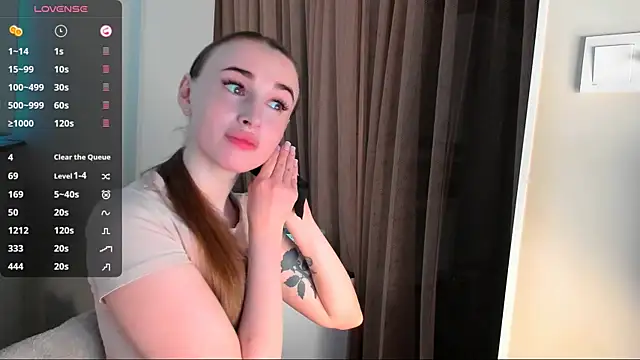 Snapshot of Kimmberr chatting on February 28, 4:32 am Kimmberr online show from February 28, 4:32 am