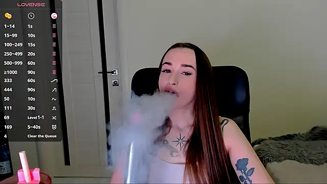 Snapshot of Kimmberr chatting on November 29, 5:51 am Kimmberr online show from November 29, 5:51 am