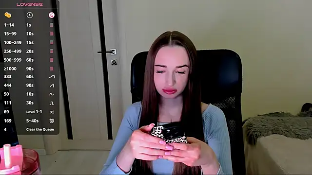 Snapshot of Kimmberr chatting on December 22, 2:11 am Kimmberr online show from December 22, 2:11 am