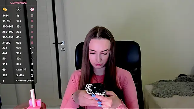 Snapshot of Kimmberr chatting on October 28, 6:56 am Kimmberr online show from October 28, 6:56 am