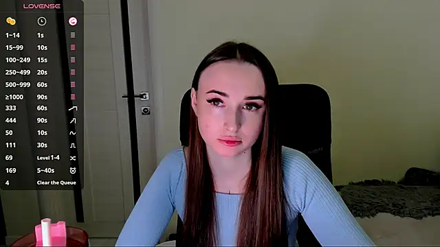 Snapshot of Kimmberr chatting on November 13, 4:27 am Kimmberr online show from November 13, 4:27 am