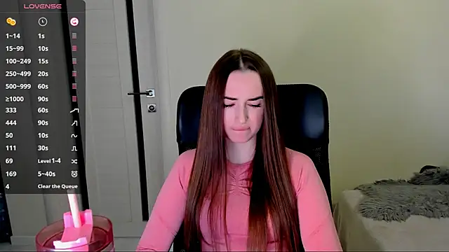 Snapshot of Kimmberr chatting on October 24, 4:44 am Kimmberr online show from October 24, 4:44 am