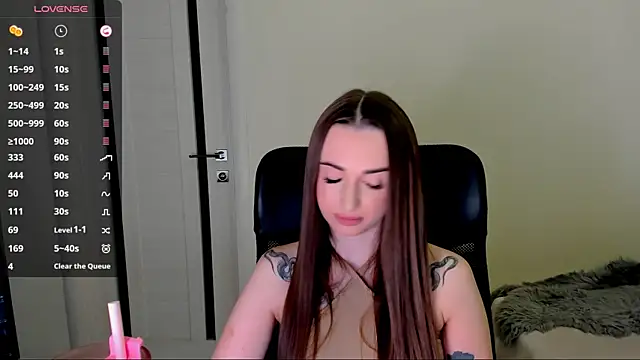 Snapshot of Kimmberr chatting on November 27, 4:35 am Kimmberr online show from November 27, 4:35 am