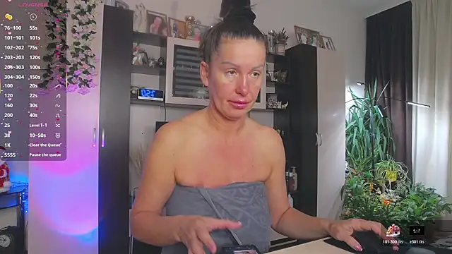 SheilaRyan online show from January 13, 4:49 am