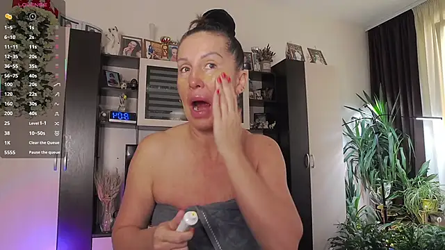 SheilaRyan online show from April 10, 5:03 am