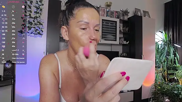 SheilaRyan online show from March 10, 5:22 am