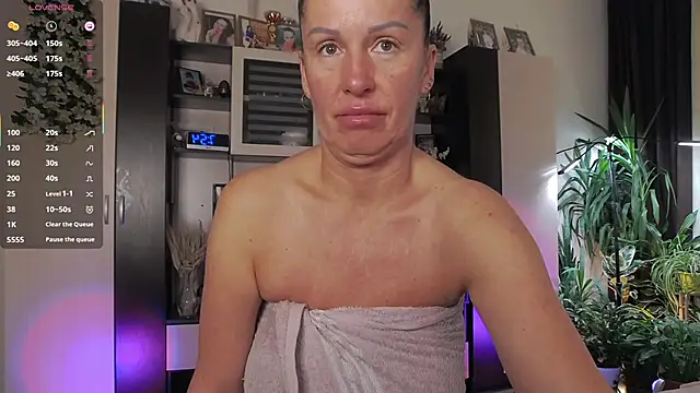 SheilaRyan online show from March 27, 4:54 am