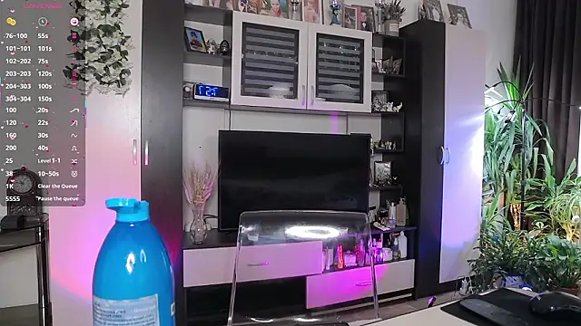 SheilaRyan online show from March 20, 4:57 am