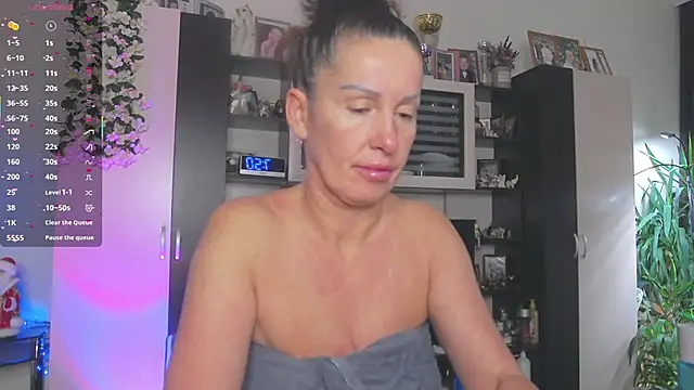 SheilaRyan online show from January 15, 4:49 am