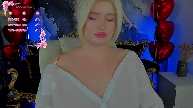 Snapshot of CocoSecretss chatting on February 17, 10:40 am CocoSecretss online show from February 17, 10:40 am