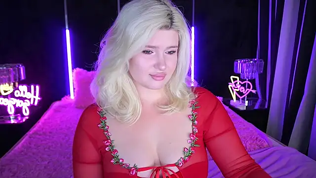 Snapshot of CocoSecretss chatting on October 2, 7:01 am CocoSecretss online show from October 2, 7:01 am