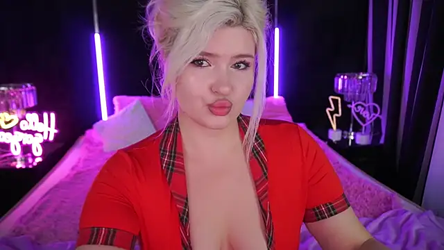 Snapshot of CocoSecretss chatting on October 22, 7:08 am CocoSecretss online show from October 22, 7:08 am