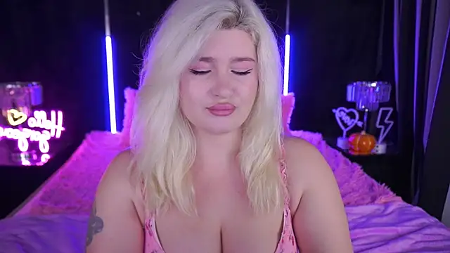 Snapshot of CocoSecretss chatting on November 21, 7:51 am CocoSecretss online show from November 21, 7:51 am