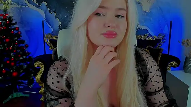 Snapshot of CocoSecretss chatting on December 30, 10:43 am CocoSecretss online show from December 30, 10:43 am