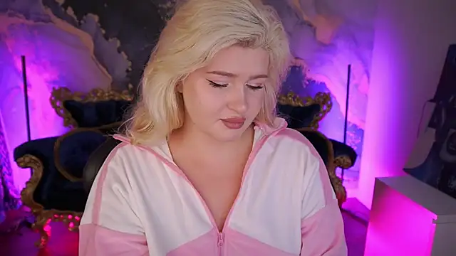 Snapshot of CocoSecretss chatting on October 13, 6:59 am CocoSecretss online show from October 13, 6:59 am