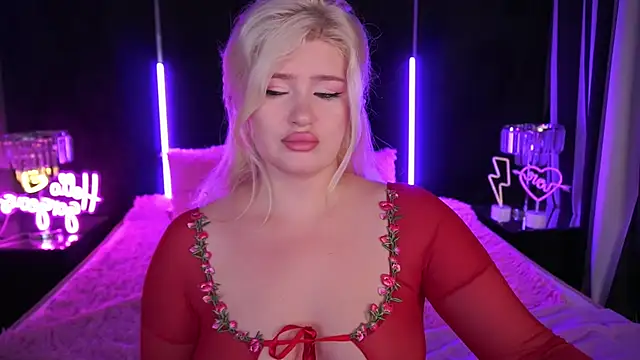 Snapshot of CocoSecretss chatting on October 10, 6:25 am CocoSecretss online show from October 10, 6:25 am