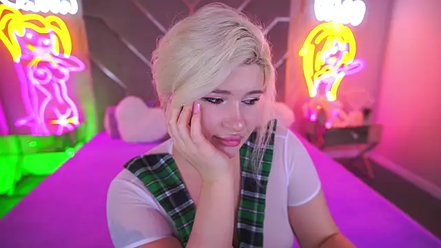 Snapshot of CocoSecretss chatting on October 21, 6:46 am CocoSecretss online show from October 21, 6:46 am