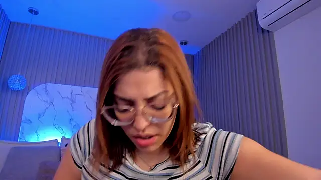 Snapshot of Dollar-girl chatting on June 27, 5:57 am Dollar-girl online show from June 27, 5:57 am