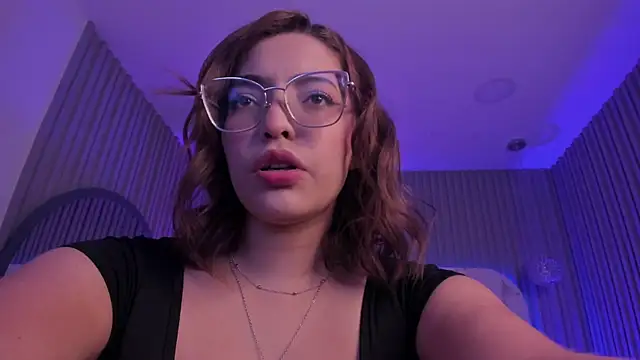 Snapshot of Dollar-girl chatting on June 5, 2:16 am Dollar-girl online show from June 5, 2:16 am