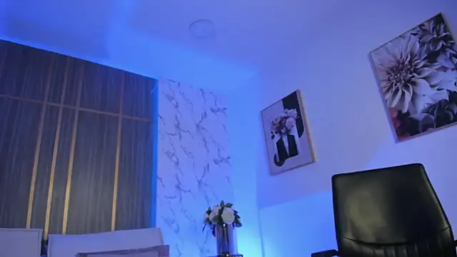 Dollar-girl online show from March 18, 2:19 pm