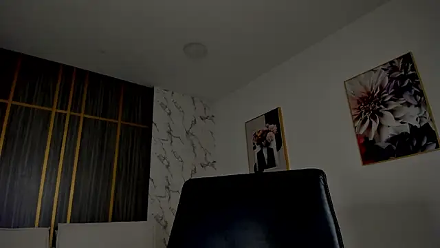 Dollar-girl online show from March 12, 1:26 pm