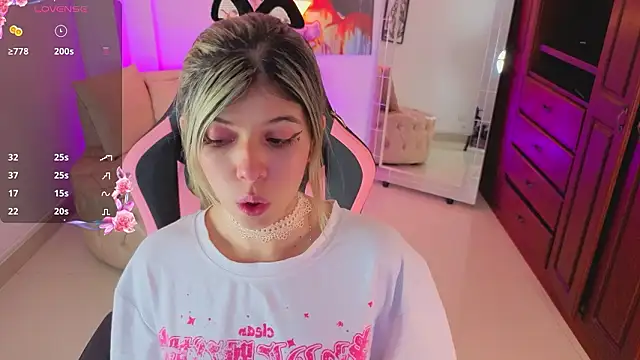 NATAASHA    online show from February 7, 7:11 pm