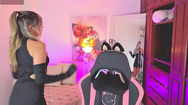 NATAASHA    online show from February 11, 3:39 am