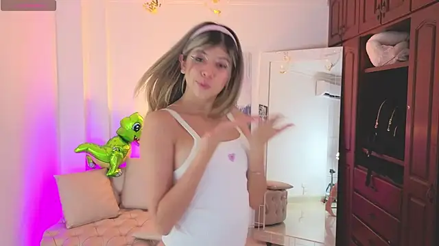 NATAASHA    online show from March 19, 3:50 am