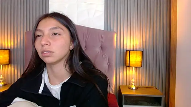Snapshot of kendall_saenz chatting on March 6, 8:05 pm kendall saenz online show from March 6, 8:05 pm