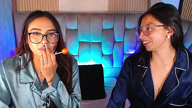 kendall saenz online show from November 8, 8:12 pm