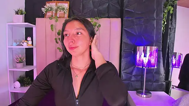 kendall saenz online show from November 22, 3:22 pm