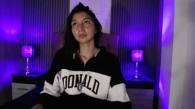 Snapshot of kendall_saenz chatting on January 30, 7:26 pm kendall saenz online show from January 30, 7:26 pm