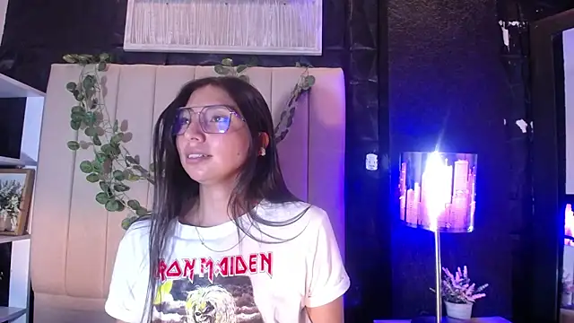 Snapshot of kendall_saenz chatting on October 2, 7:28 pm kendall saenz online show from October 2, 7:28 pm