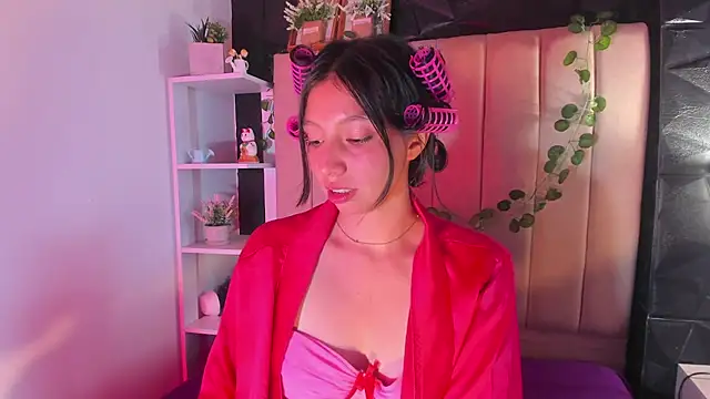 kendall saenz online show from November 25, 7:47 pm