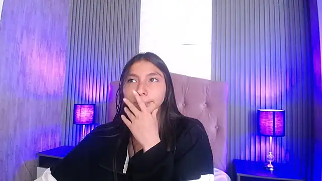 Snapshot of kendall_saenz chatting on March 14, 7:44 pm kendall saenz online show from March 14, 7:44 pm