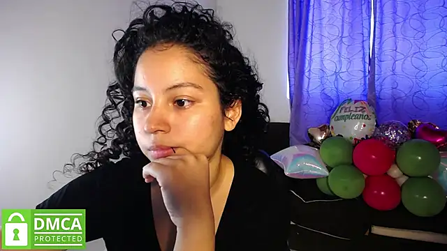 Snapshot of Mr_MrsCurie chatting on October 27, 4:52 pm Mr MrsCurie online show from October 27, 4:52 pm