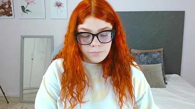 lucie nicolls online show from February 3, 8:24 pm