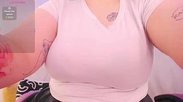 lucie nicolls online show from February 7, 11:13 pm