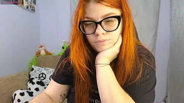 lucie nicolls online show from February 24, 7:41 pm