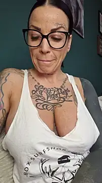 EmilyDiazofficial online show from November 18, 2:31 pm