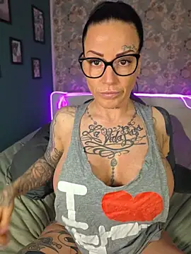 EmilyDiazofficial online show from April 24, 8:16 am