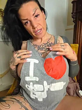 EmilyDiazofficial online show from May 13, 8:10 am